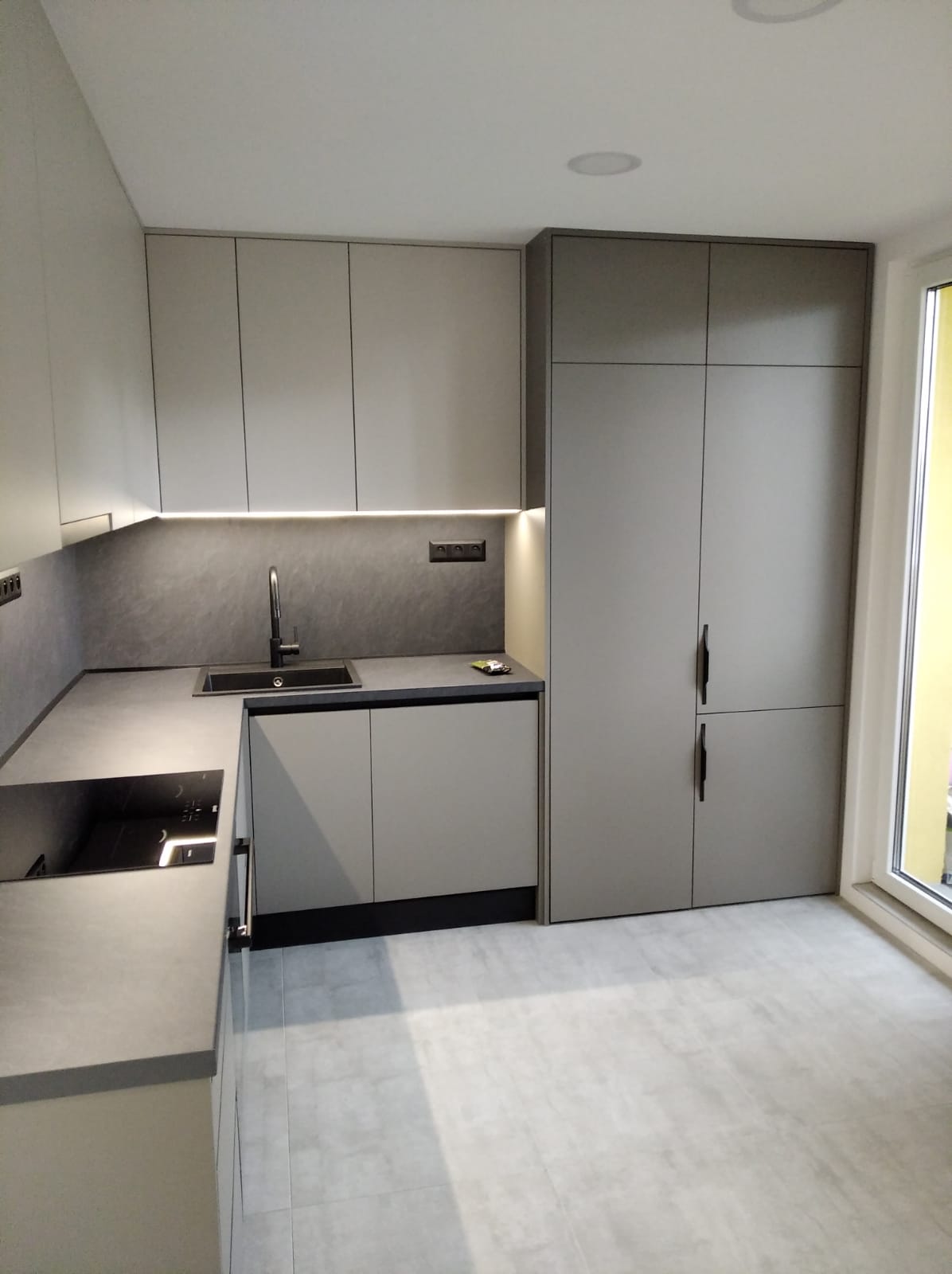 Stolár - vstavaný nábytok.jpg